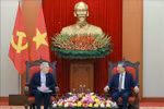 Le secrétaire général du Comité central du Parti communiste du Vietnam To Lam (droite) et le PDG du Conseil des affaires États-Unis-ASEAN, Ted Osius. Photo : VNA 