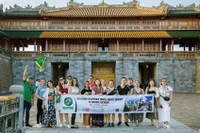 Le groupe philippin en voyage de familiarisation visite la citadelle impériale de Huê. Photo: vietnamtourism.gov.vn