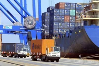 Les importations et les exportations débutent l'année 2026 avec de multiples signaux positifs. Photo : congthuong.vn