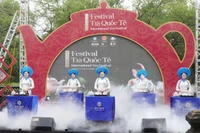 Le Festival international du thé de Huê 2025 vise à honorer la culture du thé vietnamienne et à favoriser le dialogue entre les artisans et les producteurs de thé du Vietnam et de l’étranger. Photo : tcdulichtphcm.vn