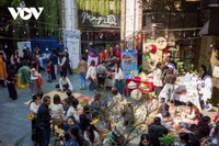 Organisé par la Faculté des industries culturelles et du patrimoine de l’Université nationale du Vietnam à Hanoï, en collaboration avec Complex 01 et plusieurs partenaires, le programme a proposé un espace académique et créatif mettant en lien étudiants et patrimoines. Photo: VOV