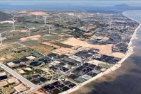 Vue aérienne du site où sera construite la centrale nucléaire de Ninh Thuân 1, dans la commune de Phuoc Dinh, province de Khanh Hoa. Photo : VNA