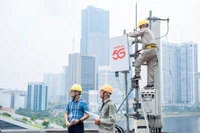 Le 8 décembre, Viettel a annoncé avoir franchi la barre des 20.000 nouvelles stations de base 5G installées au cours de l'année 2025. Photo: VNA