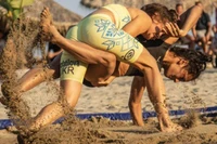  Fort d'un intérêt local marqué pour les sports de combat et d'une culture balnéaire en plein essor, on attend beaucoup des athlètes et des spectateurs aux Beach Wrestling World Series. Photo: 24h.com.vn