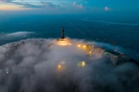 Le mont Bà Den dans les nuages. Photo : Sun Group