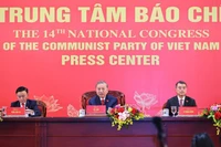 Le secrétaire général du Parti, Tô Lâm (centre), s’exprime lors d’une conférence de presse internationale sur les résultats du 14e Congrès national du Parti, à Hanoi, le 23 janvier. Photo : VNA
