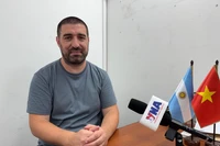 Le journaliste argentin Gastón Fiorda. Photo : VNA