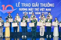 Jeunes Vietnamiens remarquables et jeunes Vietnamiens prometteurs de 2025 Photo : VNA