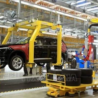 Production automobile à l'usine Vinfast du groupe économique privé Vingroup à Cat Hai, Hai Phong. Photo : VNA