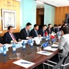 Rencontre entre le vice-Premier ministre vietnamien Nguyen Chi Dung et les dirigeants de l'Association industrielle Assolombarda. Photo : VNA