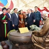 Le vice-PM Bui Thanh Son visite la Foire du Printemps 2026. Photo: VNA