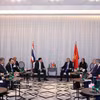 Le secrétaire général du Parti communiste du Vietnam et président de la République, To Lam reçoit Thammasak Sethaudom, président-directeur général du groupe thaïlandais SCG. Photo: VNA 
