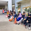 Des patients évacués d’un hôpital après le séisme sur l’île de Sulawesi, en Indonésie, le 16 juin 2026. Photo : Xinhua/VNA