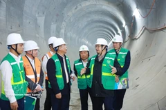 Dans la matinée du 22 février, correspondant au sixième jour de l’Année lunaire du Cheval 2026, le Premier ministre Pham Minh Chinh a effectué une inspection sur le chantier du chemin de fer urbain de Hanoï. Photo : VNA