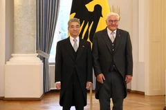 Le président allemand Frank-Walter Steinmeier (à droite) et l'ambassadeur du Vietnam en Allemagne Nguyên Dac Thành. Photo: VNA