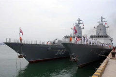 Les corvettes Rezkii et Hero de la Fédération de Russie Aldar Cidengapov ont accosté au port de Tiên Sa à Dà Nang. Photo: VNA