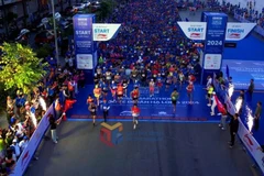Le Marathon du patrimoine de la baie d'Halong 2024 a attiré plus de 13 500 athlètes de 55 pays. Photo : baoquangninh.vn