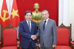 Le secrétaire général du Parti communiste du Vietnam (PCV) Tô Lâm (à droite) reçoit Park Chang Dal, envoyé spécial du président sud-coréen Lee Jae Myung. Photo : VNA