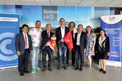 Dans le cadre de sa visite de travail de l’ambassadeur du Vietnam en France, Dinh Toàn Thang, dans la région Normandie, de nombreux représentants d’entreprises locales. Photo : VNA