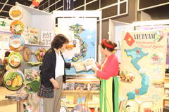 Le stand du Vietnam à la Foire du livre de Hong Kong. Photo : VNA