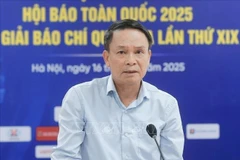 Nguyen Duc Loi, vice-président permanent de l'Association des journalistes vietnamiens s'exprime lors de l'événement. Photo : VNA