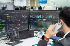 Les investisseurs recherchent avant tout un marché transparent, accessible et offrant des actifs de qualité, propice à des investissements de long terme. Photo : Vietnam+