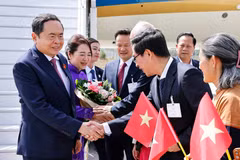 Le président de l’Assemblée nationale du Vietnam Trân Thanh Mân, accompagné de son épouse et d’une délégation de haut niveau arrive à Genève l’après-midi du 27 juillet (heure locale) pour participer à la 6e Conférence mondiale des présidents de parlement ainsi qu’à des activités bilatérales, prévues du 27 au 30 juillet. Photo : VNA