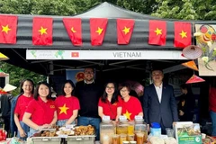 Au stand vietnamien. Photo : VNA