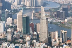 À Hô Chi Minh-Ville, le développement se concentrera sur les marchés financiers, les banques, le fintech et les bourses spécialisées. Photo : VNA