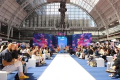 Source Fashion London, le plus grand salon européen d'approvisionnement en mode, qui s'est tenu du 8 au 10 juillet à Londres, au Royaume-Uni. Photo : VNA