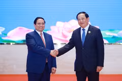 Le Premier ministre Pham Minh Chinh et son homologue lao Sonexay Siphandone. Photo" VNA