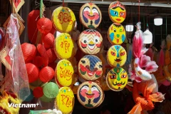 Les jouets traditionnels reprennent vie dans la rue Hàng Ma à l’occasion de la Fête de la Mi-Automne