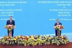 Le Premier ministre vietnamien Pham Minh Chinh et son homologue espagnol Pedro Sanchez co-président le 9 avril à Hanoï une conférence de presse conjointe. Photo : VNA