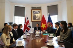 L'ambassadeur du Vietnam au Royaume-Uni, Dô Minh Hung (au centre) s'exprime lors de l'événement. Photo: VNA