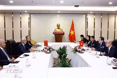 Le président de l'Assemblée nationale, Tran Thanh Man, reçoit le président de la Chambre des représentants du Maroc, Rachid Talbi El Alami, en janvier 2025. Photo : VNA