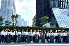 Cérémonie d'inauguration de la tour Saigon Marina International Financial Centre. Photo: VNA