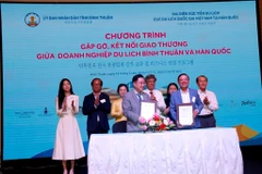 Signature d'un accord de coopération touristique entre Binh Thuân et la République de Corée. Photo: VNA