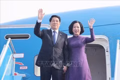 Le président de la République, Luong Cuong et son épouse. Photo: VNA