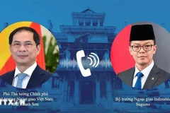 Le vice-Premier ministre et ministre des Affaires étrangères (AE) du Vietnam, Bui Thanh Son a eu une conversation téléphonique le 10 février avec le ministre indonésien des AE, Sugiono. Photo : VNA