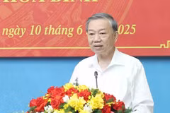 Le secrétaire général du Comité central du Parti communiste du Vietnam, To Lam s'exprime lors de la réunion. Photo : VNA
