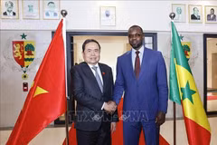 Le président de l'Assemblée nationale (AN) du Vietnam, Trân Thanh Mân (à gauche) et le Premier ministre sénégalais, Ousmane Sonko. Photo : VNA