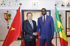 Le président de l'Assemblée nationale (AN) du Vietnam, Trân Thanh Mân (à gauche) et le Premier ministre sénégalais, Ousmane Sonko. Photo : VNA