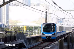 La ligne de métro Bên Thành - Suôi Tiên augmente le nombre de trajets pour servir les gens. Photo: VNA
