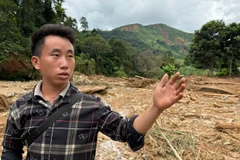 Le Premier ministre Pham Minh Chinh a adressé une lettre de félicitations à Mua A Thi, chef du village Hang Pu Xi, commune de Xa Dung, province de Diên Biên, pour son courage exemplaire lors d’une crue soudaine. Photo : baochinhphu.vn