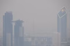 Bangkok est enveloppée d'un épais brouillard de pollution - Photo : Xinhua
