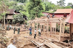 Le Premier ministre a ordonné aux dirigeants locaux de parachever la « Campagne Quang Trung » lancée par lui-même pour accélérer la reconstruction des maisons détruites ou endommagées après les catastrophes naturelles. Photo : https://baochinhphu.vn/