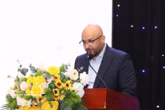 Rashid Abdulmajid Ibarhim Mohammed Al Ali, vice-président de la Fédération asiatique de karaté, prononce un discours lors de la cérémonie d'ouverture. Photo: VNA