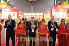 Inauguration du stand du Vietnam au salon FHA-Food & Beverage 2025 à Singapour. Photo : VNA