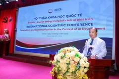 Le vice-ministre permanent de la Culture, des Sports et du Tourisme, Le Hai Binh, s'exprime lors de la conférence. Photo : Hải Trần
