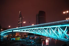 Le pont Mong, vestige architectural et artistique municipal construit entre 1893 et 1894, est le plus ancien pont de Hô Chi Minh-Ville reliant le centre au 4e arrondissement (ancien). Photo : Hong Dat – VNA